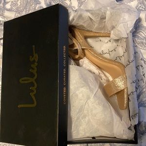 NIB Gold Lulu’s strappy heel